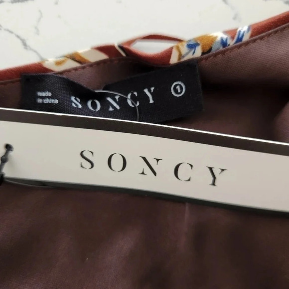 NWT || SONCY || burgundy sleeveless dress - Picture 9 of 9